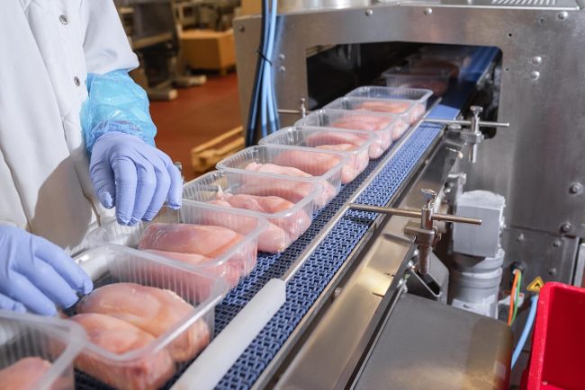 Packaging chicken in plant